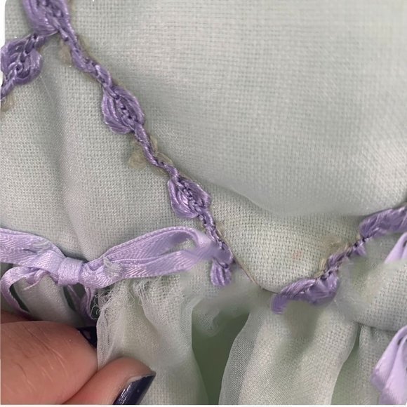 Bryan & Co Green Lilac Dress with Flowers & Ribbon Girls Dress Size 5 With Flaws - Picture 7 of 9